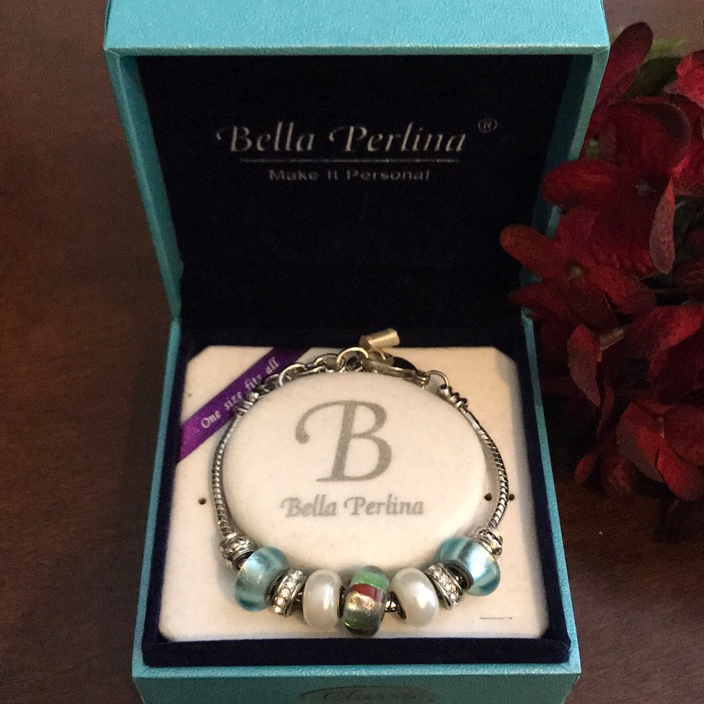 Bella Perlina Adjustable Charm Bracelet O/S